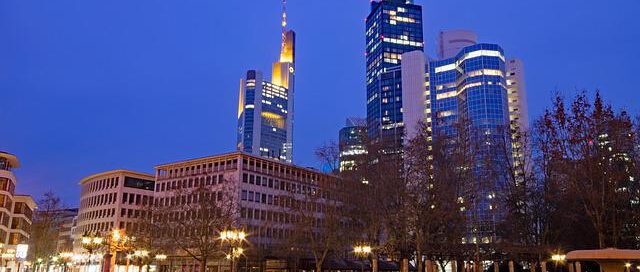 Lassen Sie sich von uns zu einem unbergesslichen Abend in Frankfurt verführen