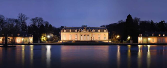 Der Gentleman erlebt einen tollen Abend mit einer Escort Dame beim Lichterfest in Schloss Benrath.